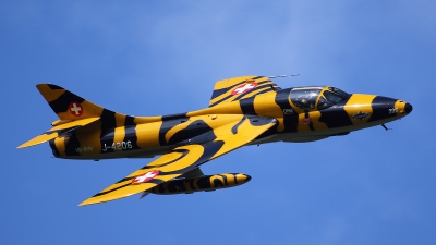 Photo ID 76429 by Isch Eduard. Private Private Hawker Hunter T68, HB RVV