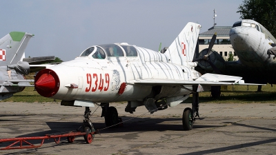 Photo ID 79386 by Carl Brent. Poland Air Force Mikoyan Gurevich MiG 21UM, 9349