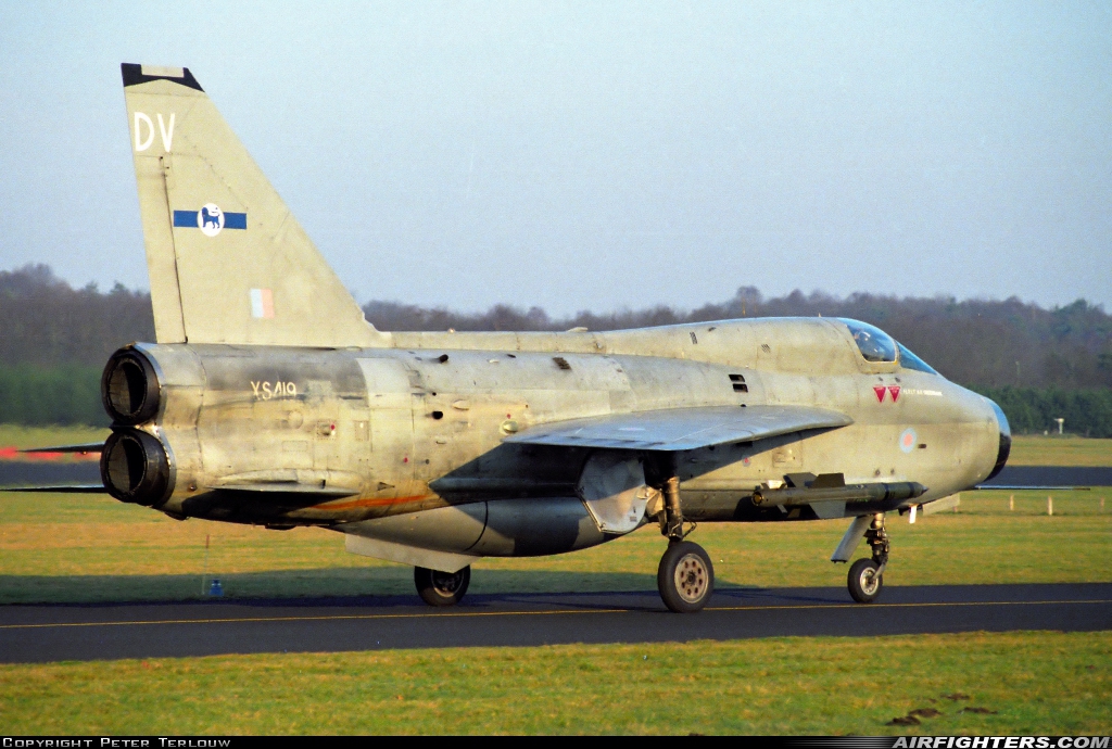 Photo ID 13350 by Peter Terlouw. UK Air Force English Electric Lightning T5, XS419