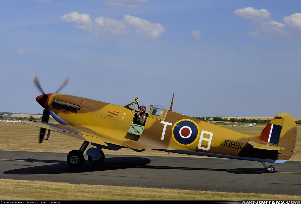 Photo ID 213735 by rinze de vries. Private Comanche Fighters Ltd Supermarine 349 Spitfire LF Vc, G LFVC