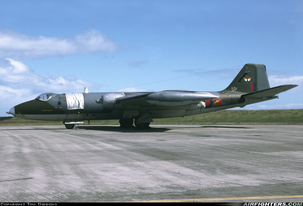 Photo ID 27886 by Tom Gibbons. UK Air Force English Electric Canberra PR7, WH779
