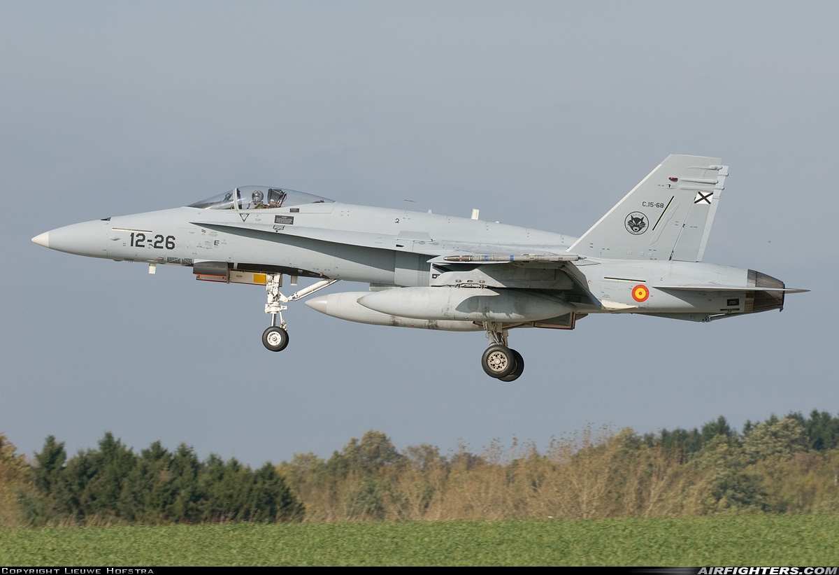 C 15 68 Cn 912 A590 Mcdonnell Douglas C 15 Hornet Ef 18a Photo By Lieuwe Hofstra Airfighters Com