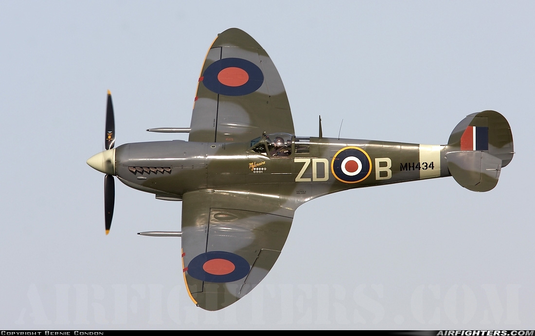 Photo ID 29084 by Bernie Condon. Private Private Supermarine 361 Spitfire LF IXb, G ASJV