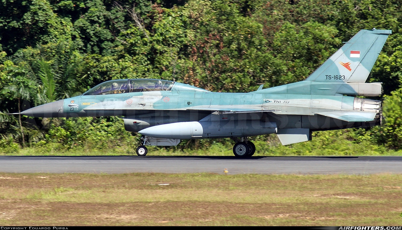 Photo ID 278527 by Eduardo Purba. Indonesia Air Force General Dynamics F 16D Fighting Falcon, TS 1623